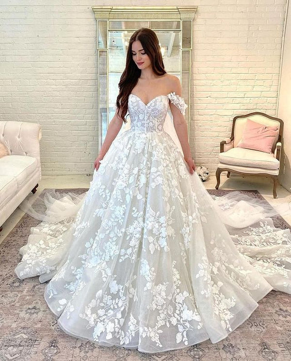 Gorgeous Ball Gown Sweetheart Lace Tulle Wedding Dresses – Wedding Dress by Kissprom | Available at KissProm