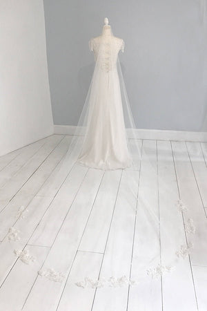 Gorgeous Lace Appliques Long Train Wedding Veil - KissProm