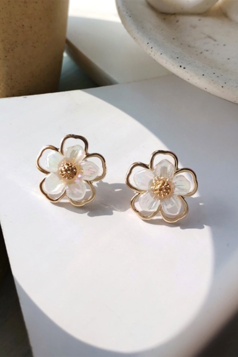 White Flowers Earrings - KissProm