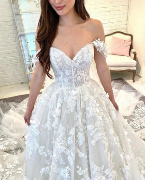 Gorgeous Ball Gown Sweetheart Lace Tulle Wedding Dresses – Wedding Dress by Kissprom | Available at KissProm