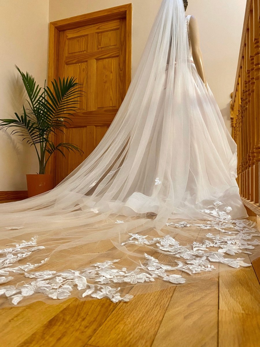 Vintage Floral Lace White Bridal Veil Wedding Veil With Comb - KissProm