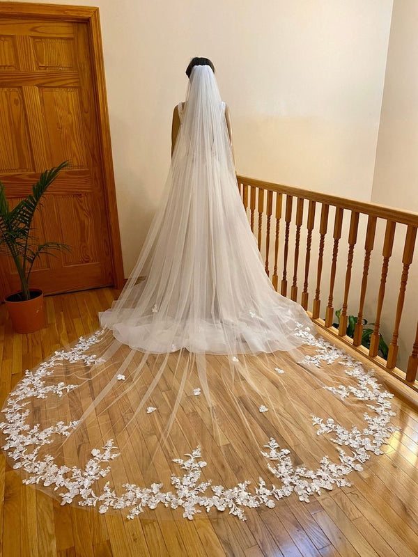 Vintage Floral Lace White Bridal Veil Wedding Veil With Comb - KissProm