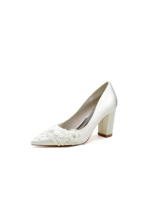 Sweet Pointed Toe Chunky Heels with Lace - KissProm